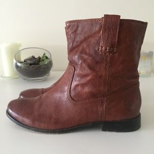 Frye Anna leather brown shortie boots size 10